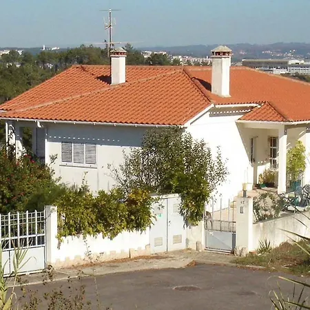 Fatima Nazare 3 Bedroom House 莱里亚