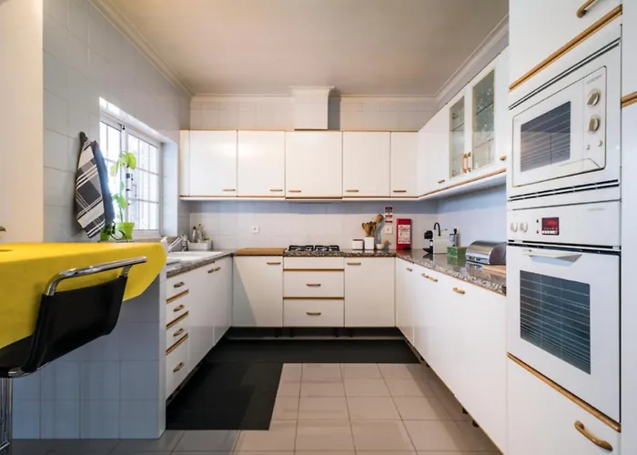 Fatima Nazare 3 Bedroom House